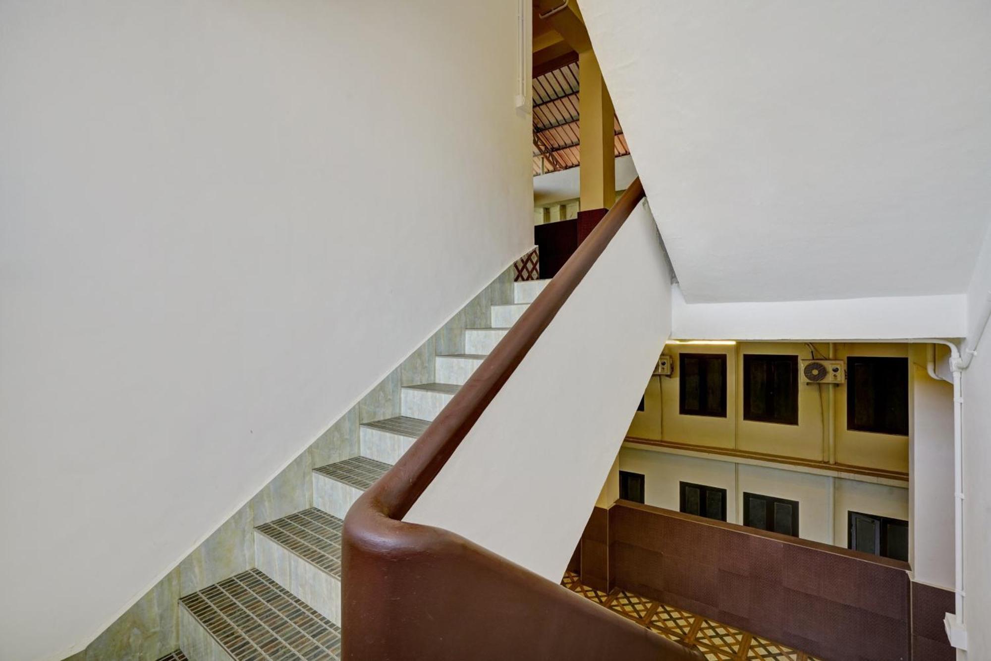 Super Hotel O Ceasar Palace Annex Thodupuzha Экстерьер фото